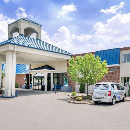 Days Inn Hotel & Conference Center La Crosse Bagian luar foto