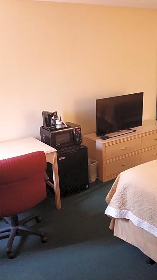 Days Inn Hotel & Conference Center La Crosse Bagian luar foto